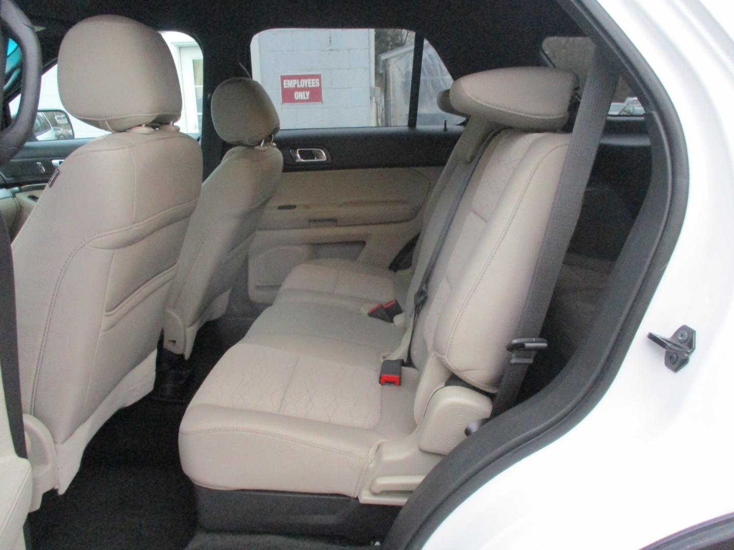 2013 WHITE Ford Explorer (1FM5K8B85DG) , AUTOMATIC transmission, located at 540a Delsea Drive, Sewell, NJ, 08080, (856) 589-6888, 39.752560, -75.111206 - Photo#19